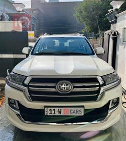 تۆیۆتا لاند کروزەر